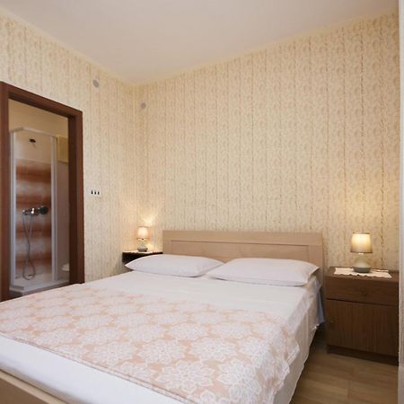 Apartments Vukicevic Brodarica Šibenik Eksteriør bilde